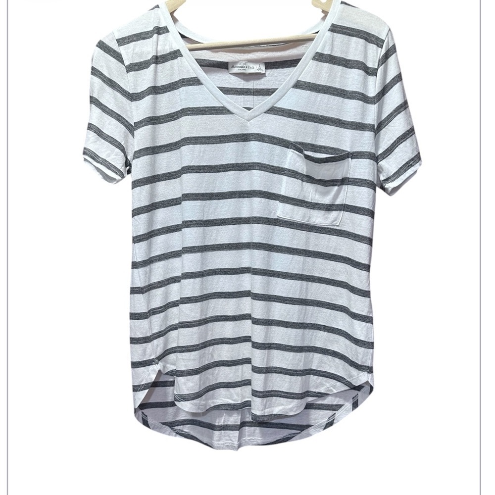 Abercrombie & Fitch White and Gray Striped V-Neck Pocket Tee
